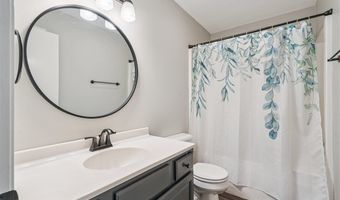 825 Kiowa Dr, North Liberty, IA 52317