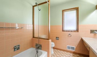 105 21st St NW, Austin, MN 55912