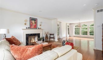 215 Watch Hill Dr, East Greenwich, RI 02818
