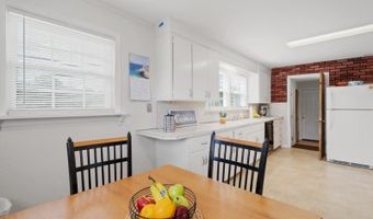 71 Reservoir Ave, Andover, NJ 07801