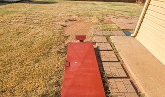1421 Savannah Cir, Altus, OK 73521