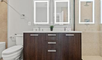1102 S HIGHLAND St 3, Arlington, VA 22204