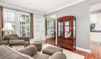 18 Lawrence Ave 18, Danbury, CT 06810