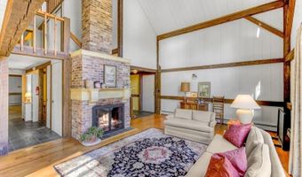 16 Kilroy Rd, Andover, NJ 07860