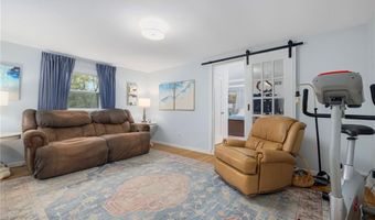 1 Gladridge Dr, East Greenwich, RI 02818
