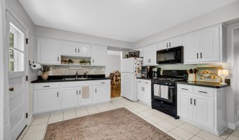 3010 N Kennicott Ave, Arlington Heights, IL 60004
