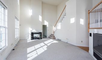 4 Hilander Dr, Albany, NY 12211