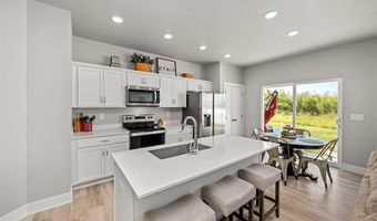 2226 Chan Dr, Adel, IA 50003