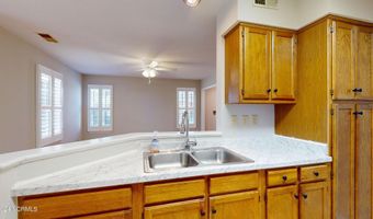 727 Chancery Ln, Aberdeen, NC 28315