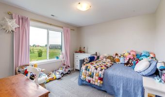 5467 Windrose Ln, Ames, IA 50014