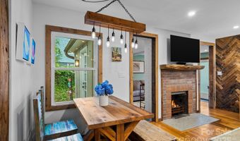 200 Aurora Dr, Asheville, NC 28805