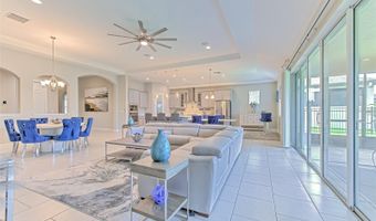7401 PARADISO Dr, Apollo Beach, FL 33572