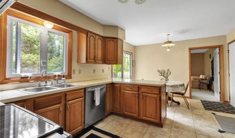 25 Fifth Ave, Amherst, NY 14221
