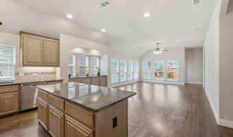 515 Lakeview Dr, Alvarado, TX 76009
