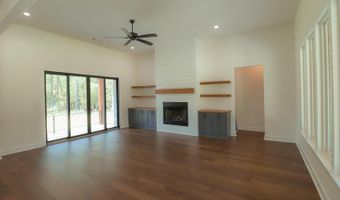 3076 Avilla Manor Trl, Alexander, AR 72002