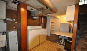 19 Clark Pl, Avenel, NJ 07001