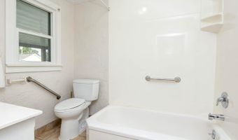 311 W Pleasant St, Aurora, MO 65605