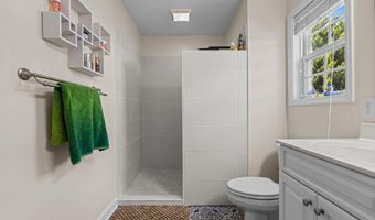 110 Lightwater Dr, Aberdeen, NC 28315