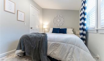 17 Oak Ave, East Providence, RI 02915