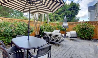 5 Pell St, Newport, RI 02840