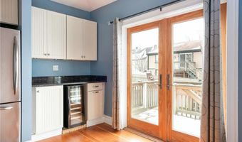 5 Cummings Rd, Newport, RI 02840