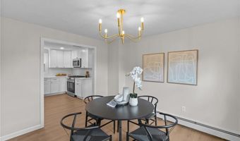 21 Hope Hill Ter, Cranston, RI 02921