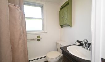 46 Topstone Dr, Danbury, CT 06810