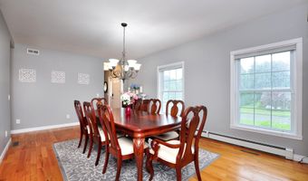 34 Chippenwood Ln, Bristol, CT 06010