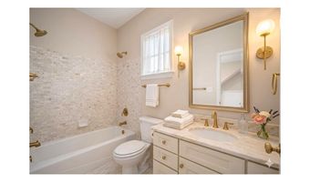 6723 HONESTY Dr, Bethesda, MD 20817