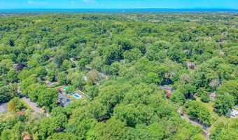 58 Fish Hawk Dr, Middletown, NJ 07748