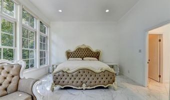 337 Lakeshore Dr, Berkeley Lake, GA 30096