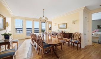 9 Hope St, Bristol, RI 02809