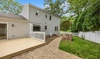14 Colonial Ct, Cheshire, CT 06410