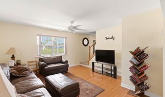 16 Cherry St, Beachwood, NJ 08722