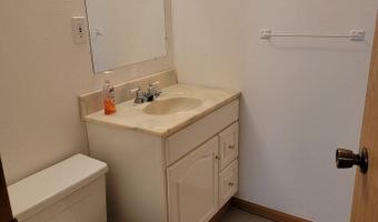615 N 3rd St, Aberdeen, SD 57401