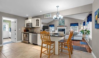 8 Eagle Dr, Bayville, NJ 08721
