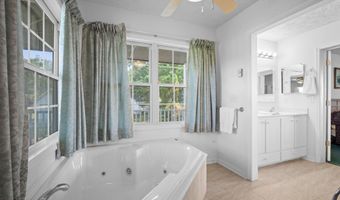 32 Eustis Landing Rd, Beaufort, SC 29907