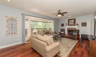 733 Castle Ridge Dr, Ballwin, MO 63021