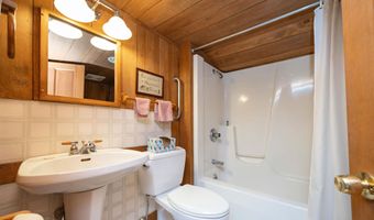 57 Darling Ln, Barnet, VT 05821