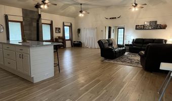 321 3rd Ave E, Albia, IA 52531