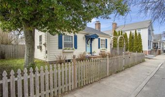84 Third St, Newport, RI 02840