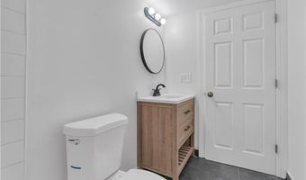 78 School St, North Smithfield, RI 02876