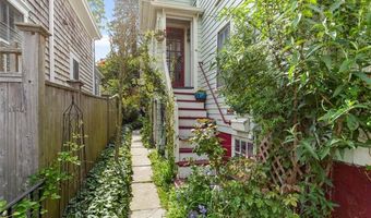 74 Third St, Newport, RI 02840