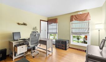 925 Sandin Rd, Akron, OH 44333