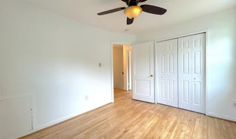 5700 FENWICK Dr, Alexandria, VA 22303
