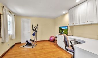 92 Dan Troy Dr, Amherst, NY 14221