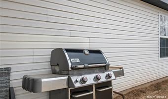 906 SW Terry Ln, Bentonville, AR 72712