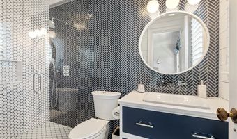 85 Nayatt Rd, Barrington, RI 02806