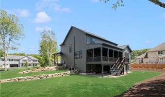 5 Braeburn Cir, Cranston, RI 02921