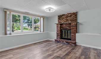 25 High St, Warwick, RI 02886